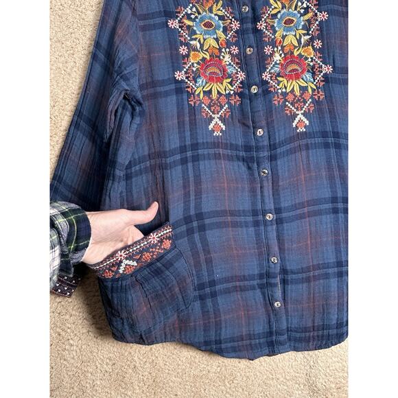 Johnny Was Workshop Navy Plaid Embroidered Floral Painter’s Smock Tunic Top Sz L - Picture 10 of 16